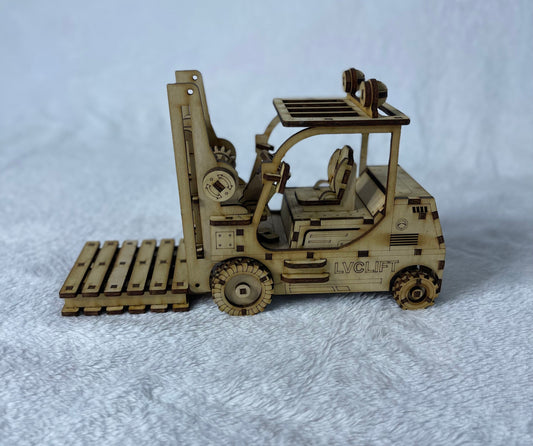 Forklift with 2x Coaster pallets